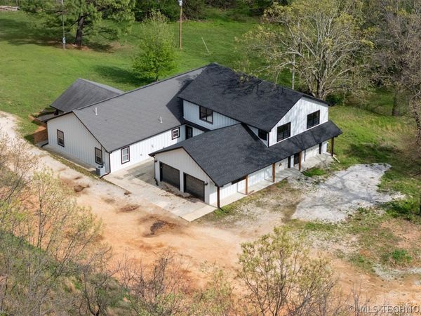69999 E 152 , Wyandotte, OK 74370