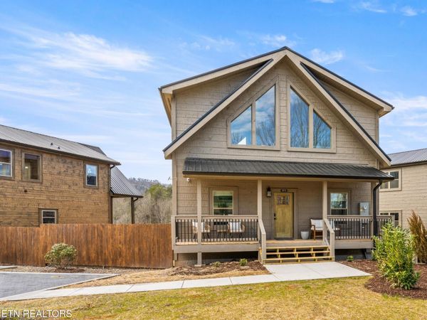 2876 Sequoia Rd, Pigeon Forge, TN 37863