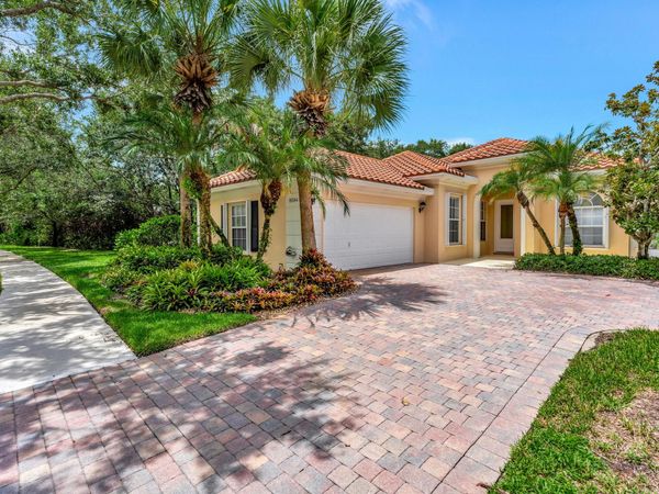 8894 SE Retreat Drive , Hobe Sound, FL 33455