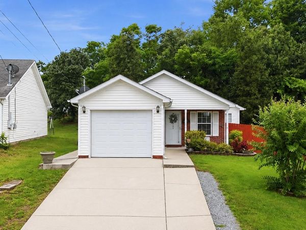 1541 James Gafford Dr , La Vergne, TN 37086