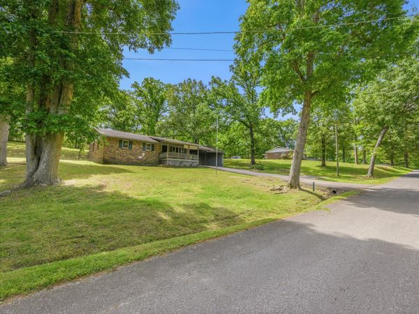 472 Oakville Cir , Parsons, TN 38363