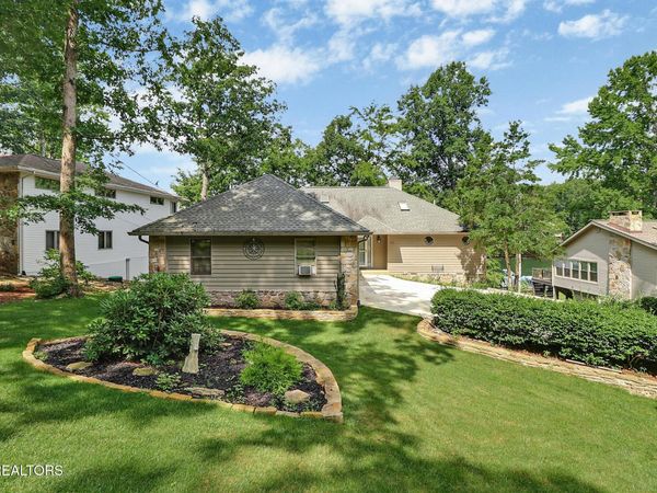 171 Meadowview Drive , Crossville, TN 38558