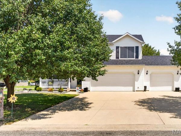 502 E Ash Street , Okawville, IL 62271