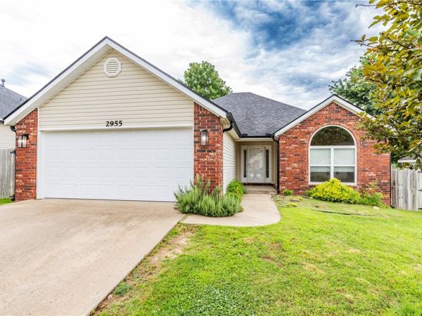 2955 Orchard Street , Springdale, AR 72764