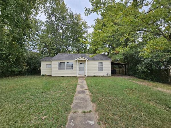 520 E O Street , Russellville, AR 72801