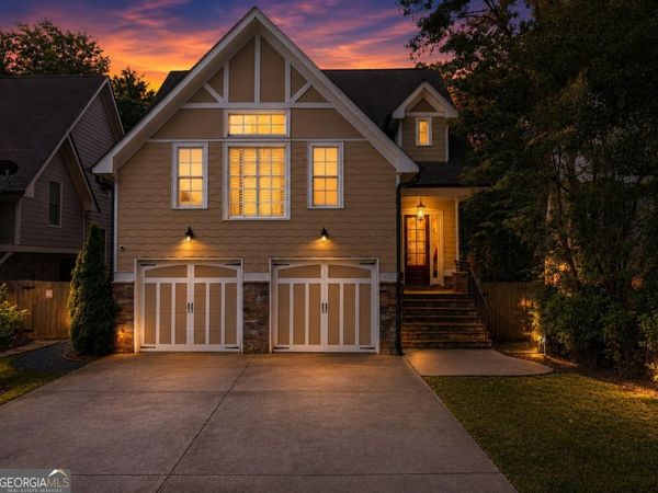 1041 Pine Grove Avenue NE, Atlanta, GA 30319