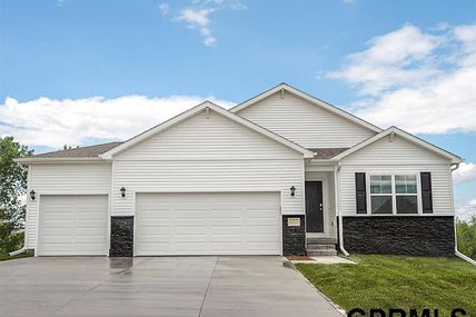 17020 Craig Street, Bennington, NE 68007