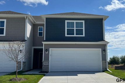 8953 N 167th Street, Bennington, NE 68007