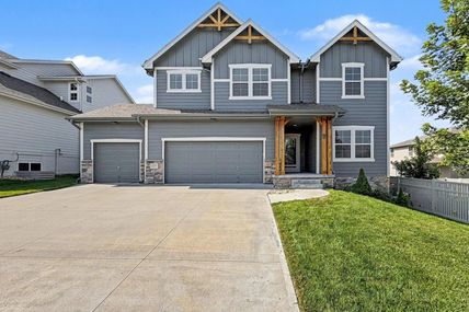 16911 Cary Street, Omaha, NE 68136