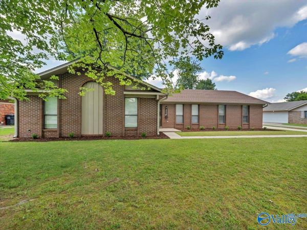 2114 Dundee Drive SW, Decatur, AL 35603