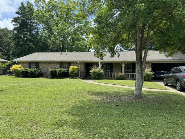 2908 Prince George, Hattiesburg, MS 39402