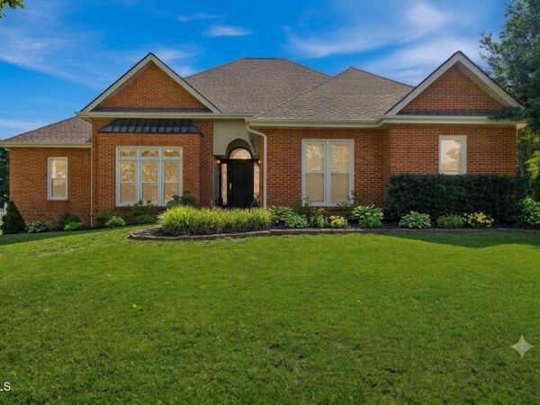 105 Shadowood Drive, Johnson City, TN 37604