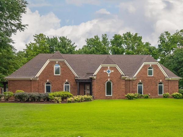 10120 BARN HILL DR, Collierville, TN 38017