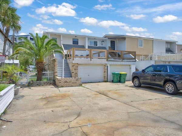 415 Gulf Shore Drive, Unit 17, Destin, FL 32541