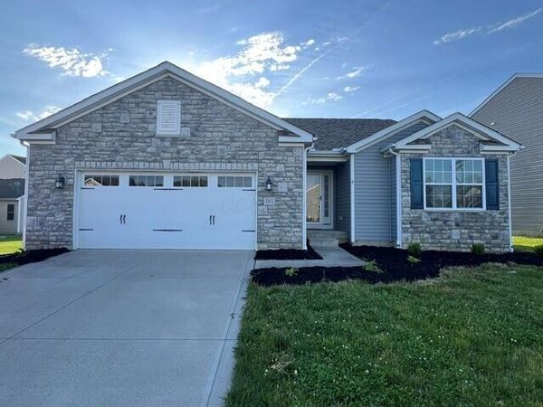 161 Poe Avenue , Lithopolis, OH 43136