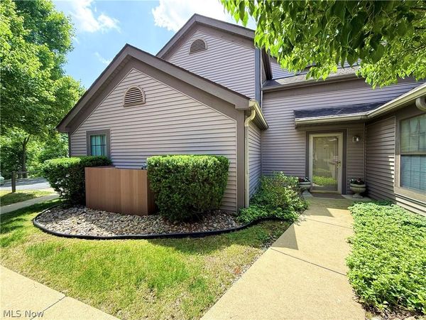 4084 Saint Andrews Court , Unit 2, Canfield, OH 44406