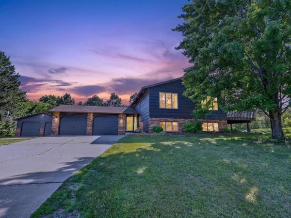 307 NE 10th Street Circle , Grand Rapids, MN 55744
