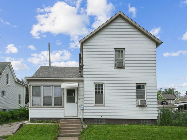 1618 N Marquette Street , Davenport, IA 52804