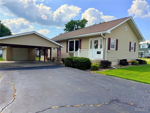 908 Staunton Rd Road , Gillespie, IL 62033