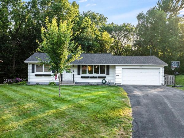 128 Clover Lane , Mankato, MN 56001