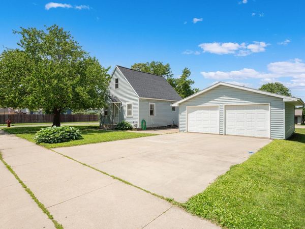 210 2nd Avenue NE, Plainview, MN 55964