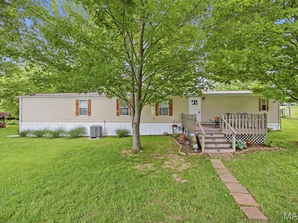21827 Dove Lane , Carlyle, IL 62231