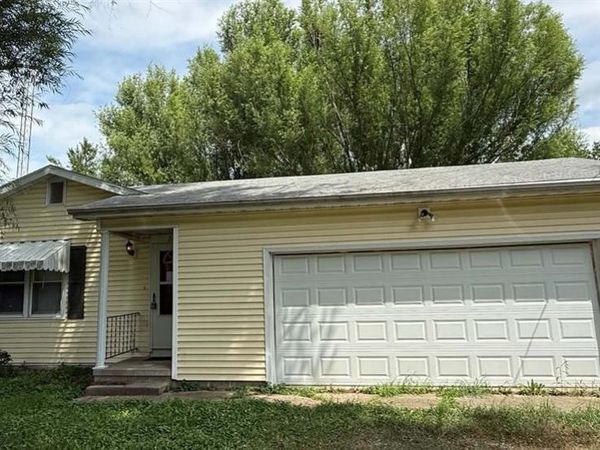 210 N Jefferson Street , Ramsey, IL 62080