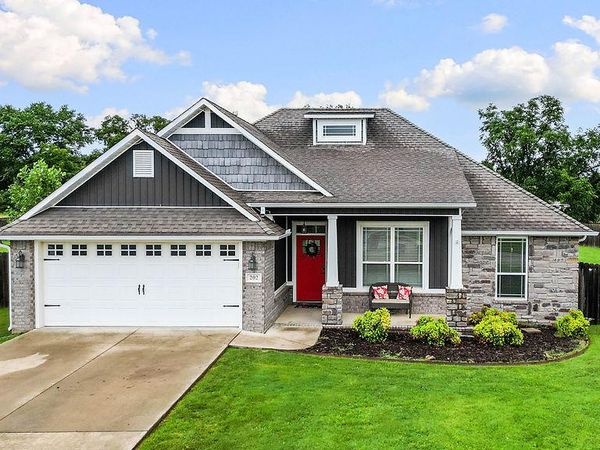 202 Adams Street , Pea Ridge, AR 72751