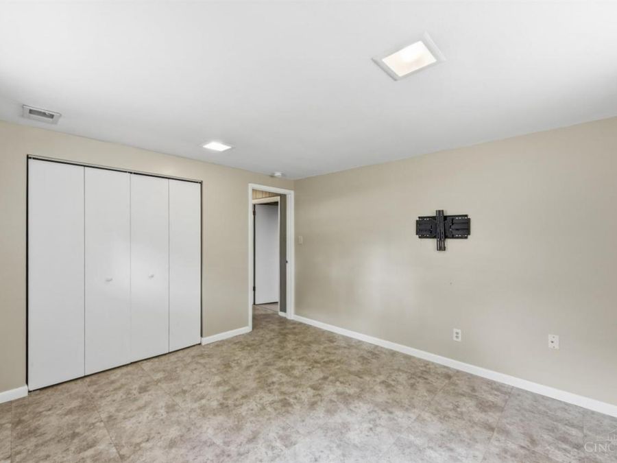 4248 Simca Lane, Green Township, OH 45211 Photo 37