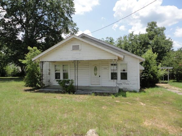 1002 Church E , Warren, AR 71671
