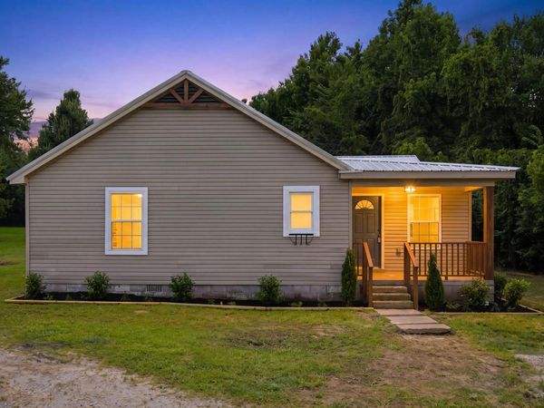 995 FEATHERS CHAPEL DR, Somerville, TN 38068