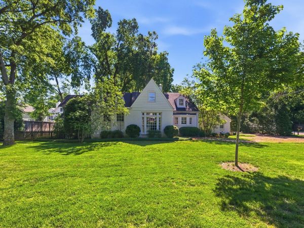 200 Brookfield Ave , Nashville, TN 37205
