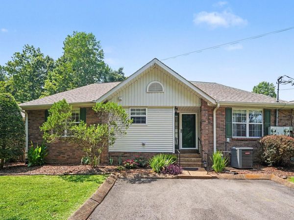 120 Eastdale Ln , Dickson, TN 37055