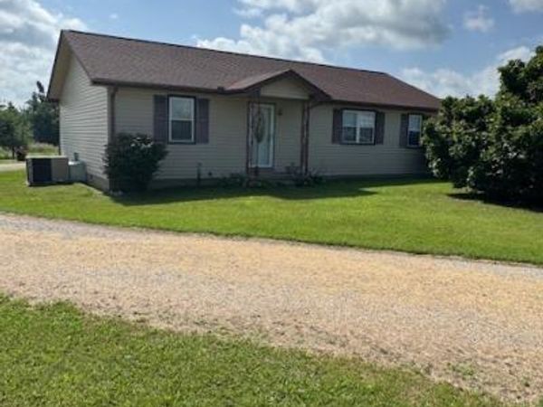 4448 Akersville Rd , Lafayette, TN 37083