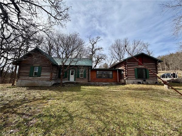 2128 County Road 329 , Eureka Springs, AR 72632