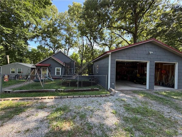 277 6th Street , Flippin, AR 72634