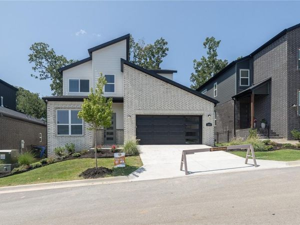 3200 N Sumac Drive , Fayetteville, AR 72703