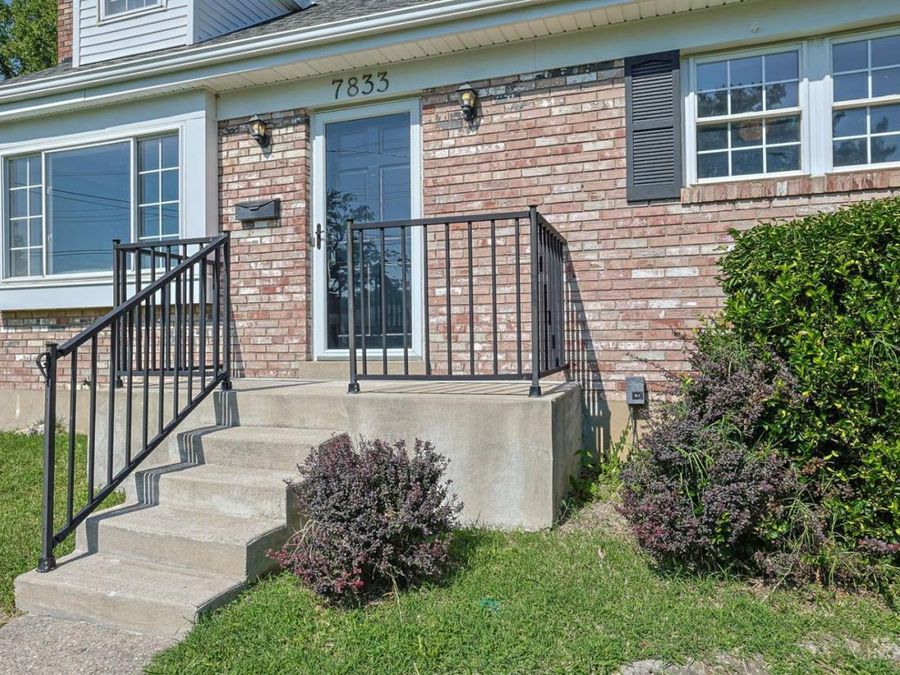 7833 Spirea Drive, Sycamore Township, OH 45236 Photo 4