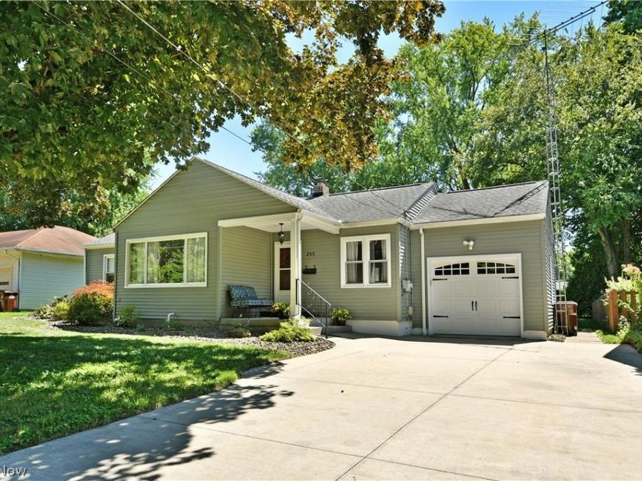 253 Maple Street , Newton Falls, OH 44444 Photo 1