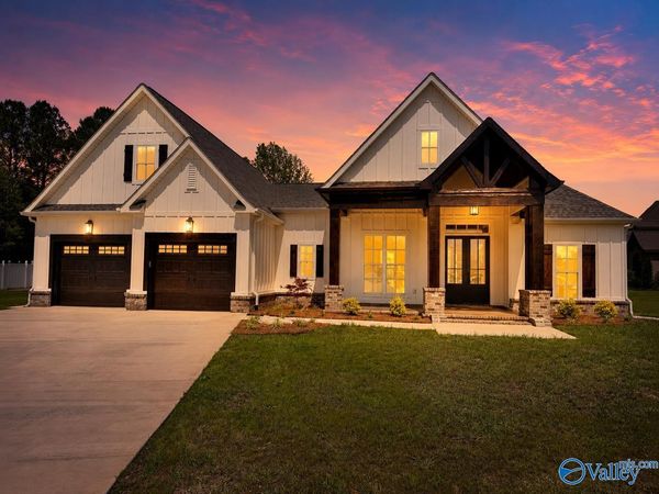 21 Bethel Crest Circle, Hartselle, AL 35640
