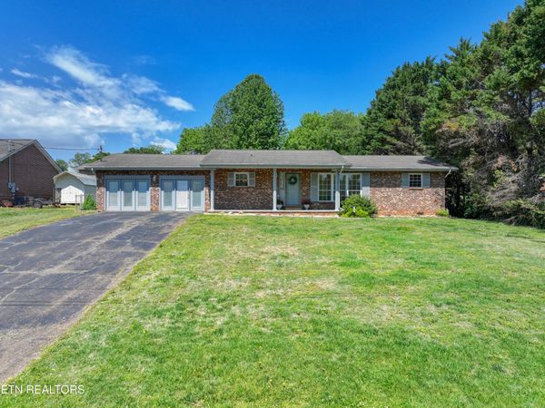 410 First St, Seymour, TN 37865