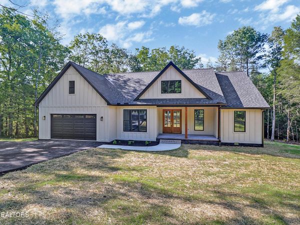 1452 Model Farm Rd, Jamestown, TN 38556
