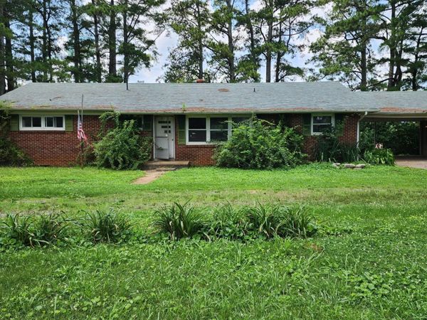 1202 North Main St , Saint Joseph, TN 38481