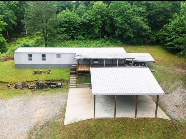 1865 McWhorter Rd , Cunningham, TN 37052