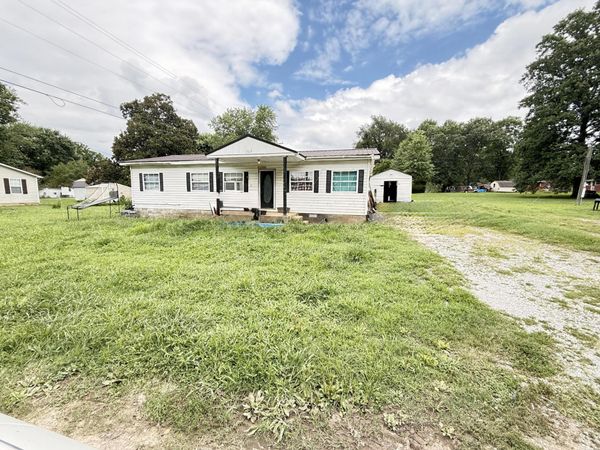 207 W Hill St , Cornersville, TN 37047