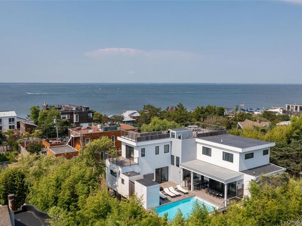 35 Kelp Avenue , Seaview, NY 11770