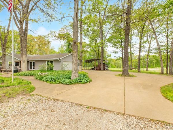 222 Prairietown Road , Dorsey, IL 62021