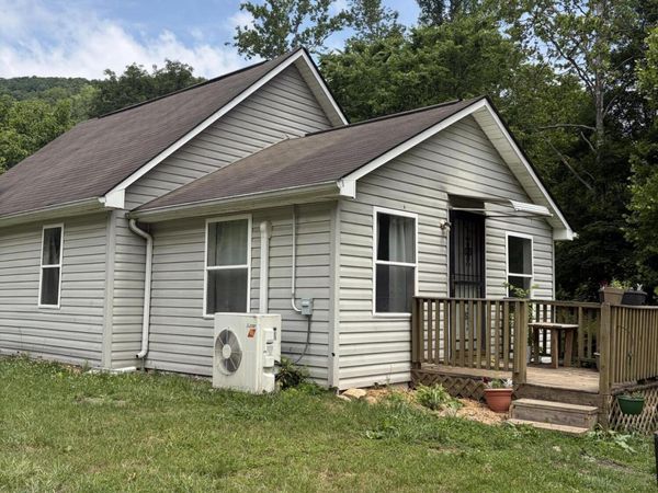944 W Short Mountain Rd, Sneedville, TN 37869