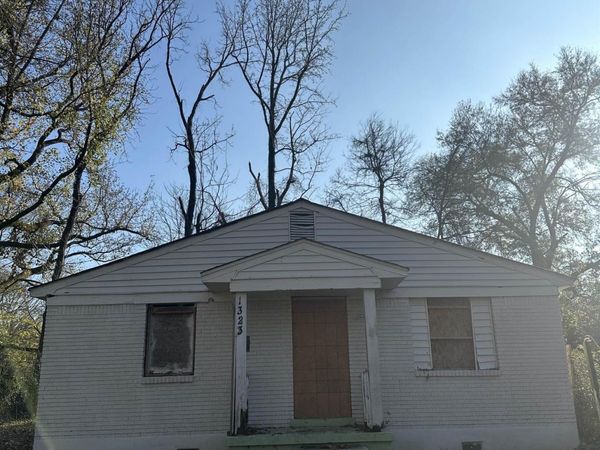 1323 SMITH AVE , Memphis, TN 38107