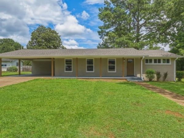 317 Columbus Ave , Florence, AL 35630